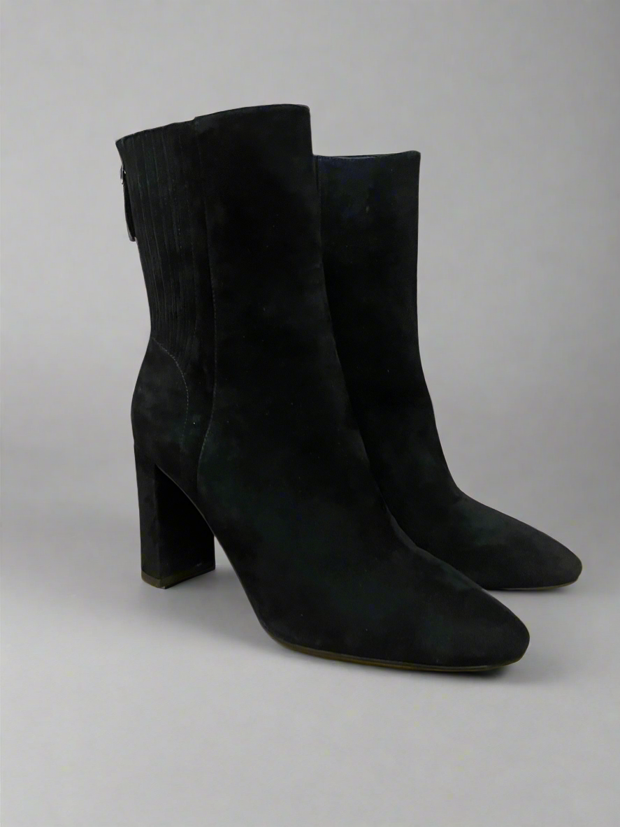 Lola Cruz ‘India’ Ankle Boot