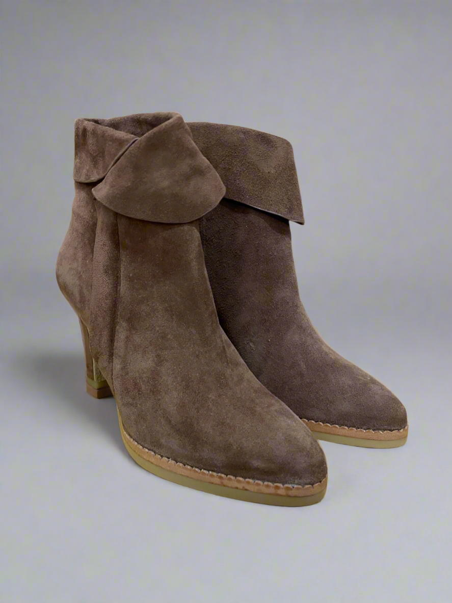 Lola Cruz ‘Oak’ Ankle Boot