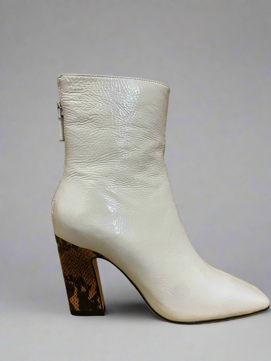 Lola Cruz ‘Moscow’ Ankle Boot