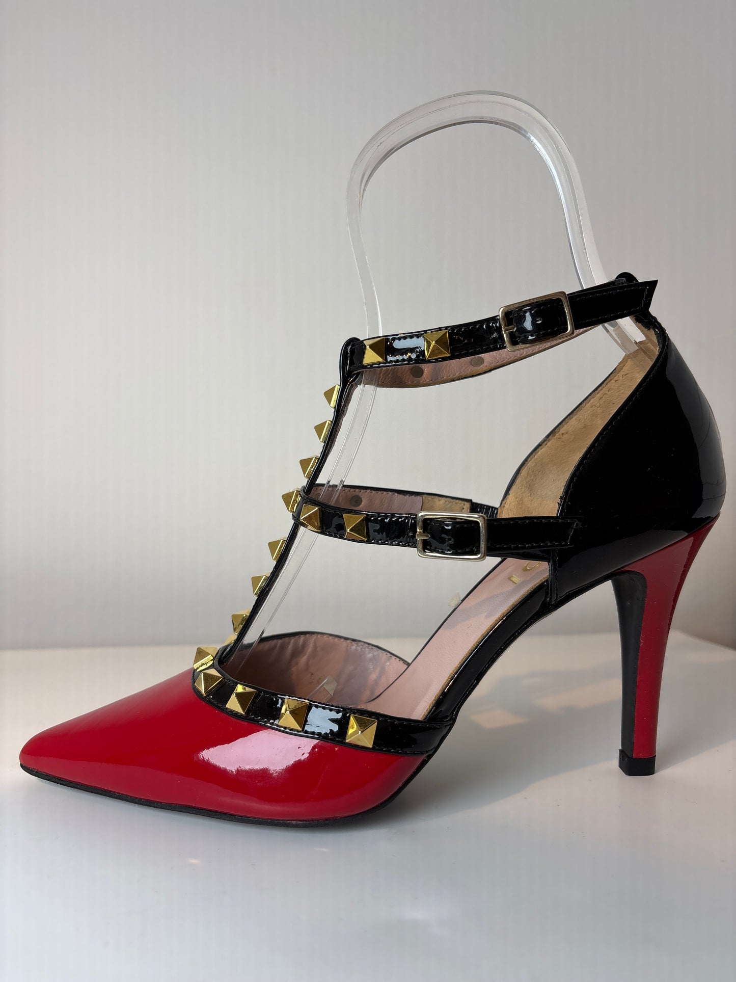 Lodi 'Valentino' Court Shoe