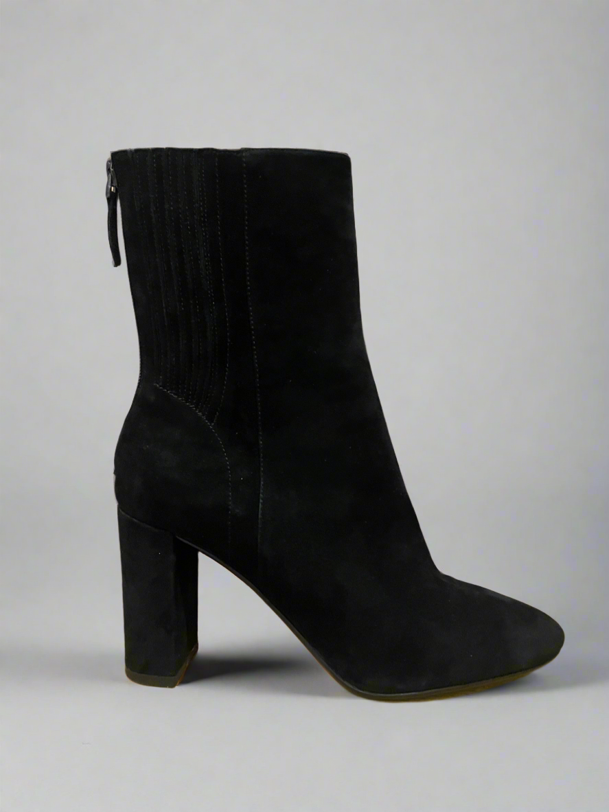 Lola Cruz ‘India’ Ankle Boot