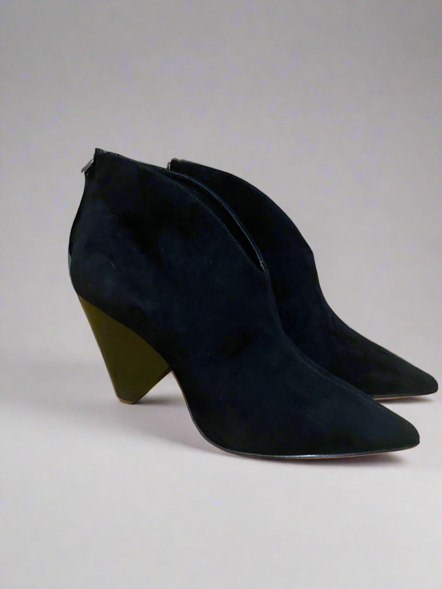 Lola Cruz ‘Diva’ Ankle Boot
