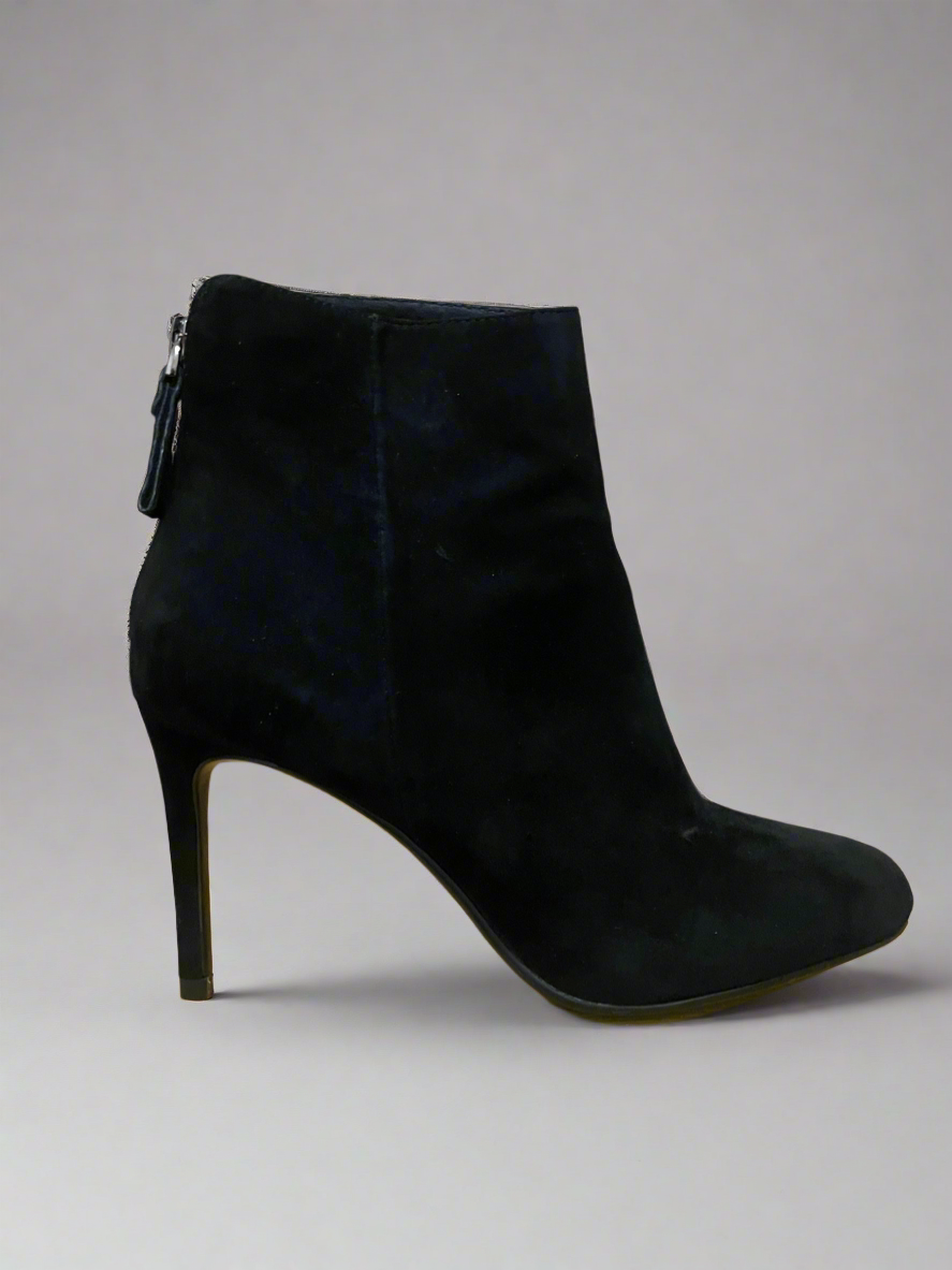 Lola Cruz ‘Chablis’ Ankle Boot