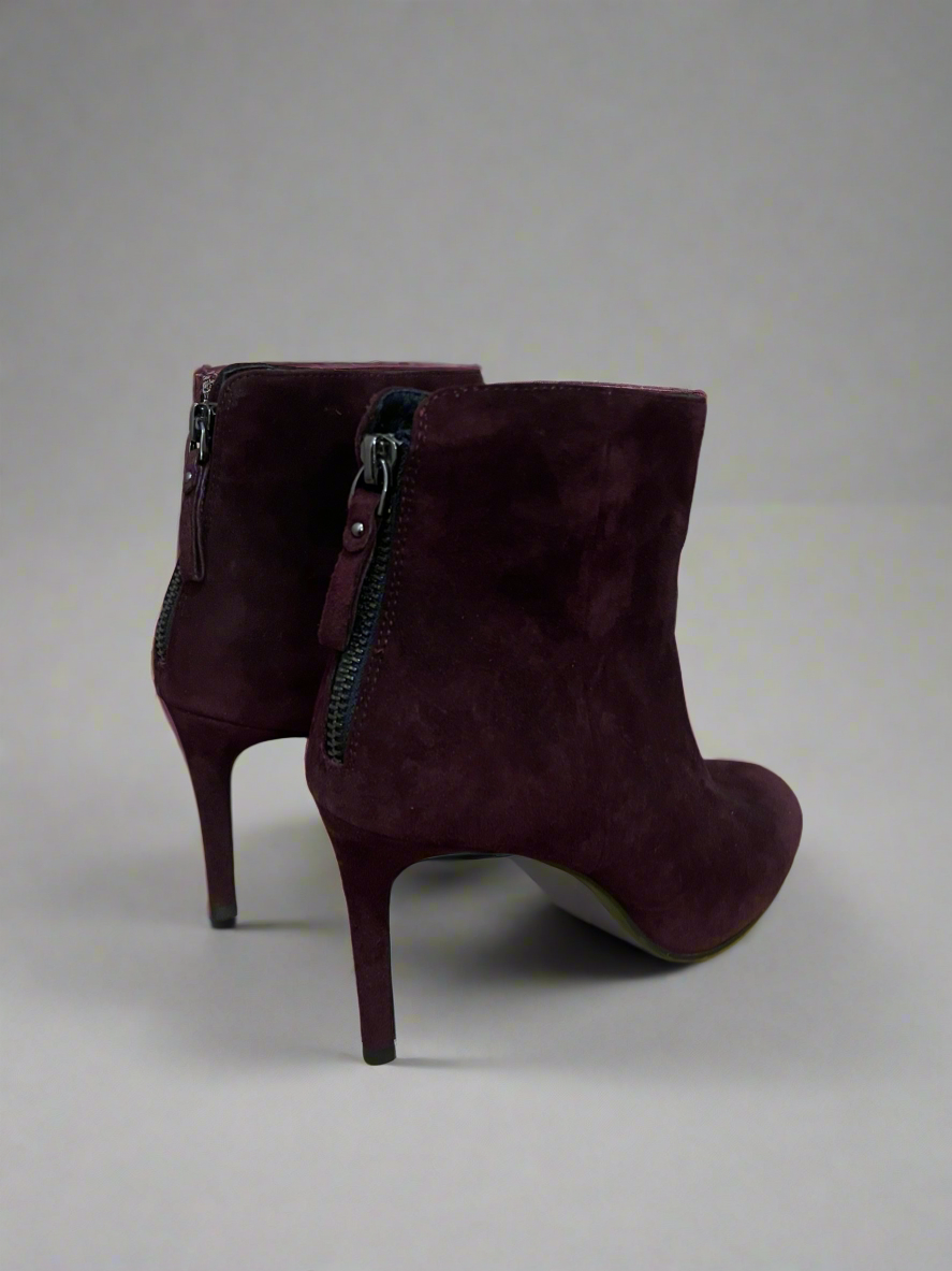 Lola Cruz ‘Chablis’ Ankle Boot