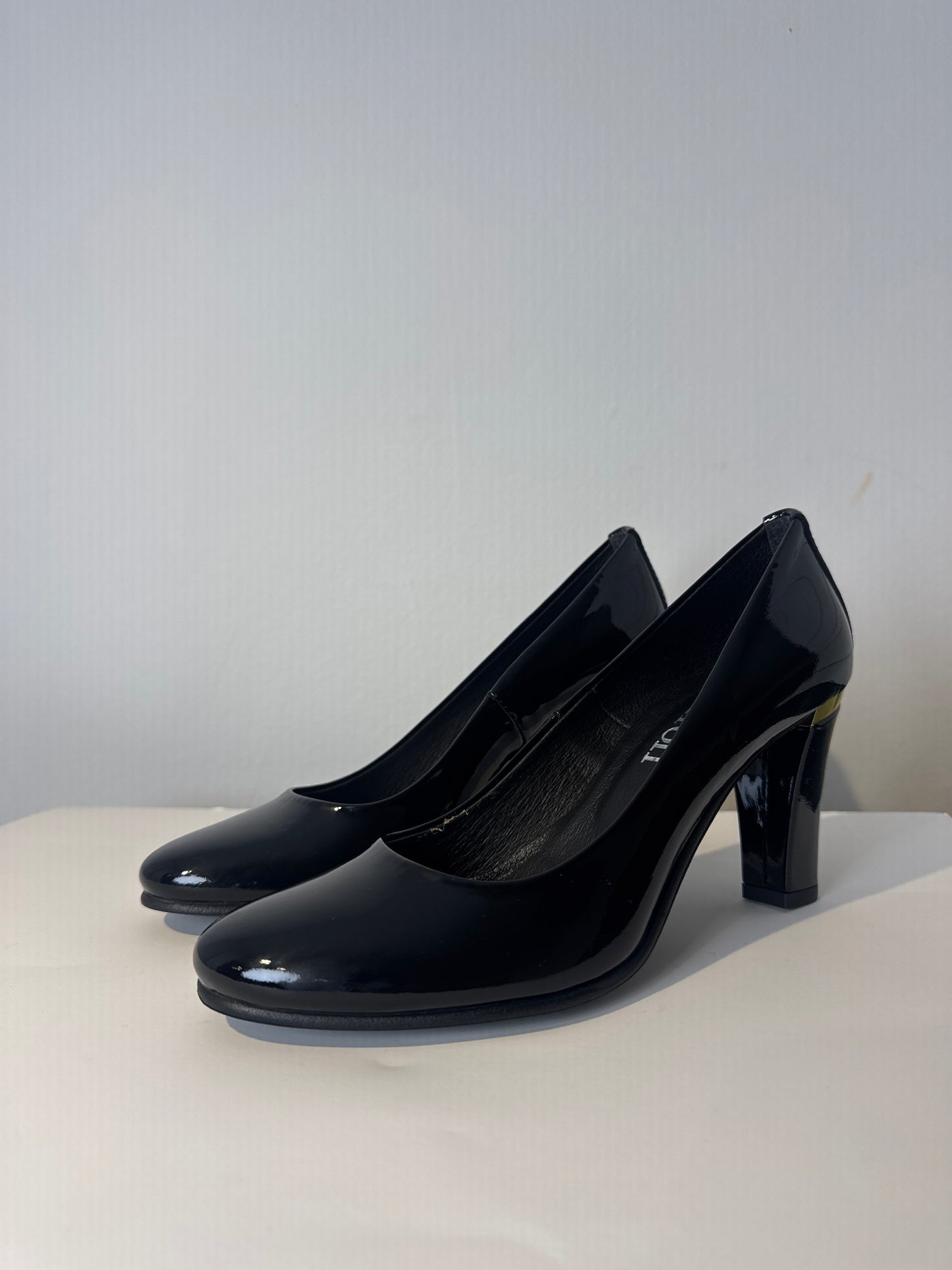 Nicola Sexton ‘Jane’ Court Shoe