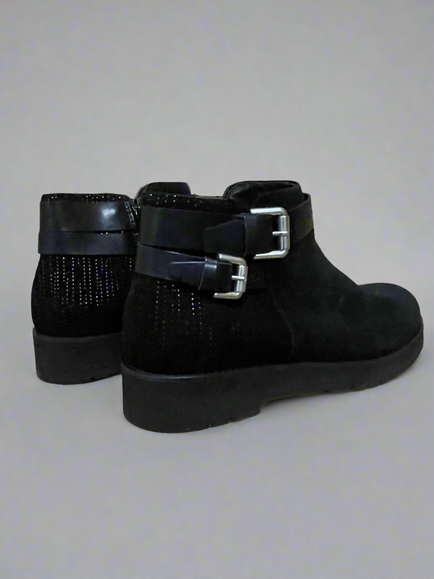 Lisa Kay ‘Yvonne Ankle Boot