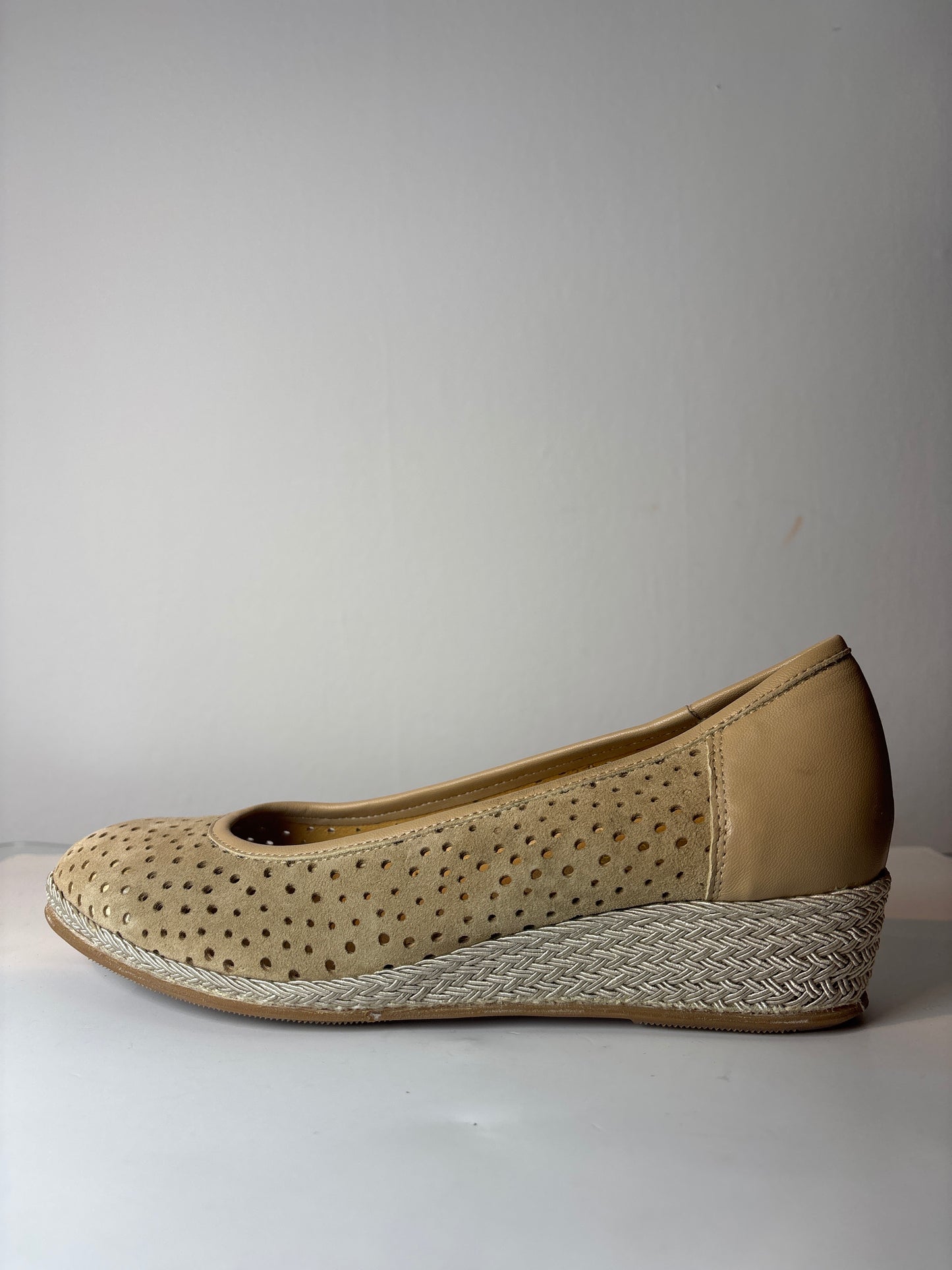 L’artigianna Viareggina Beige Wedge