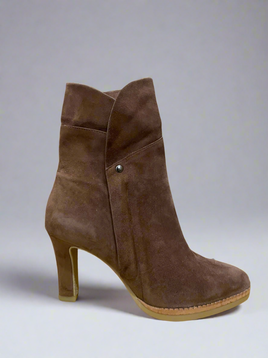 Lola Cruz ‘Oak’ Ankle Boot