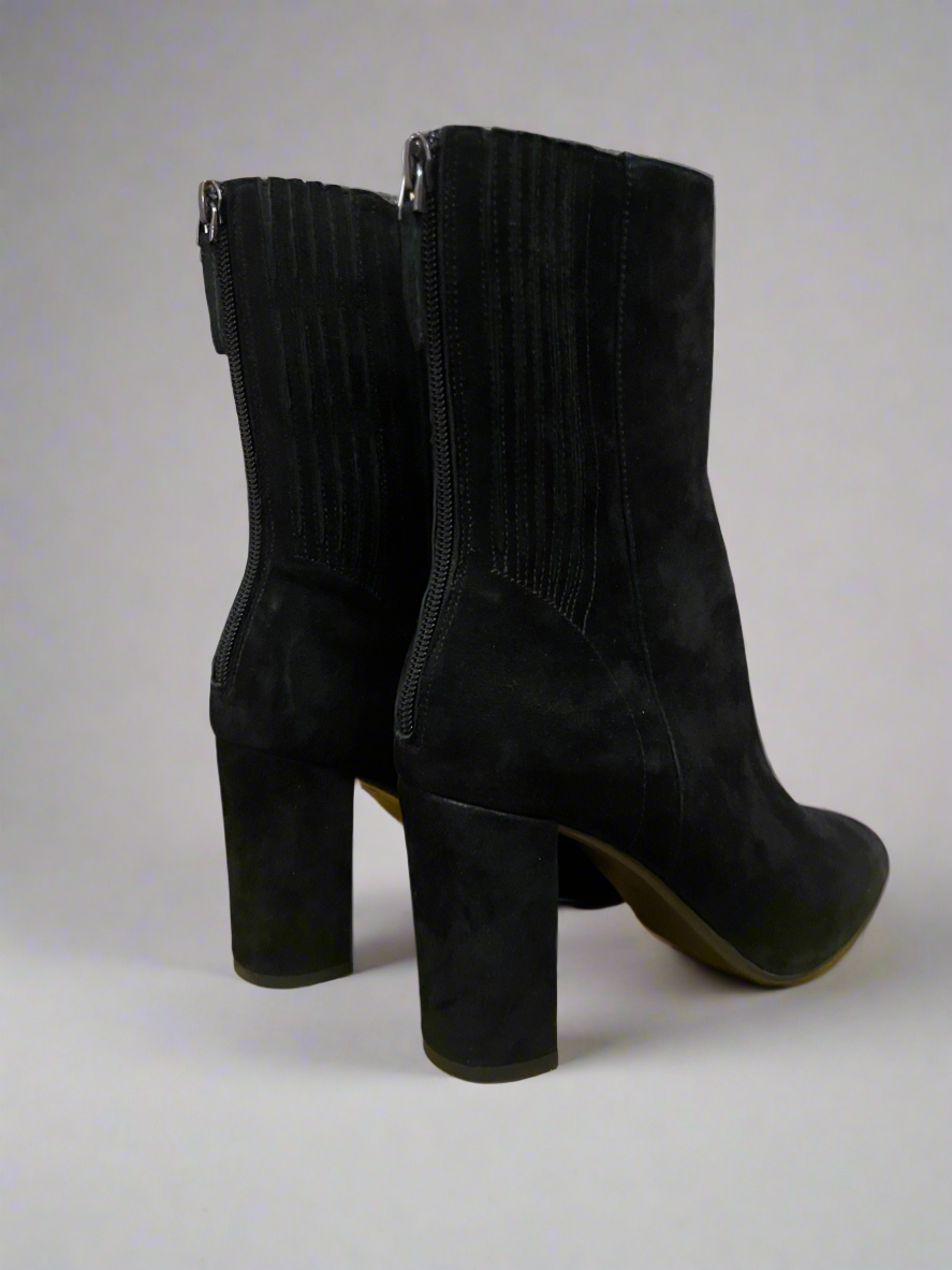 Lola Cruz ‘India’ Ankle Boot