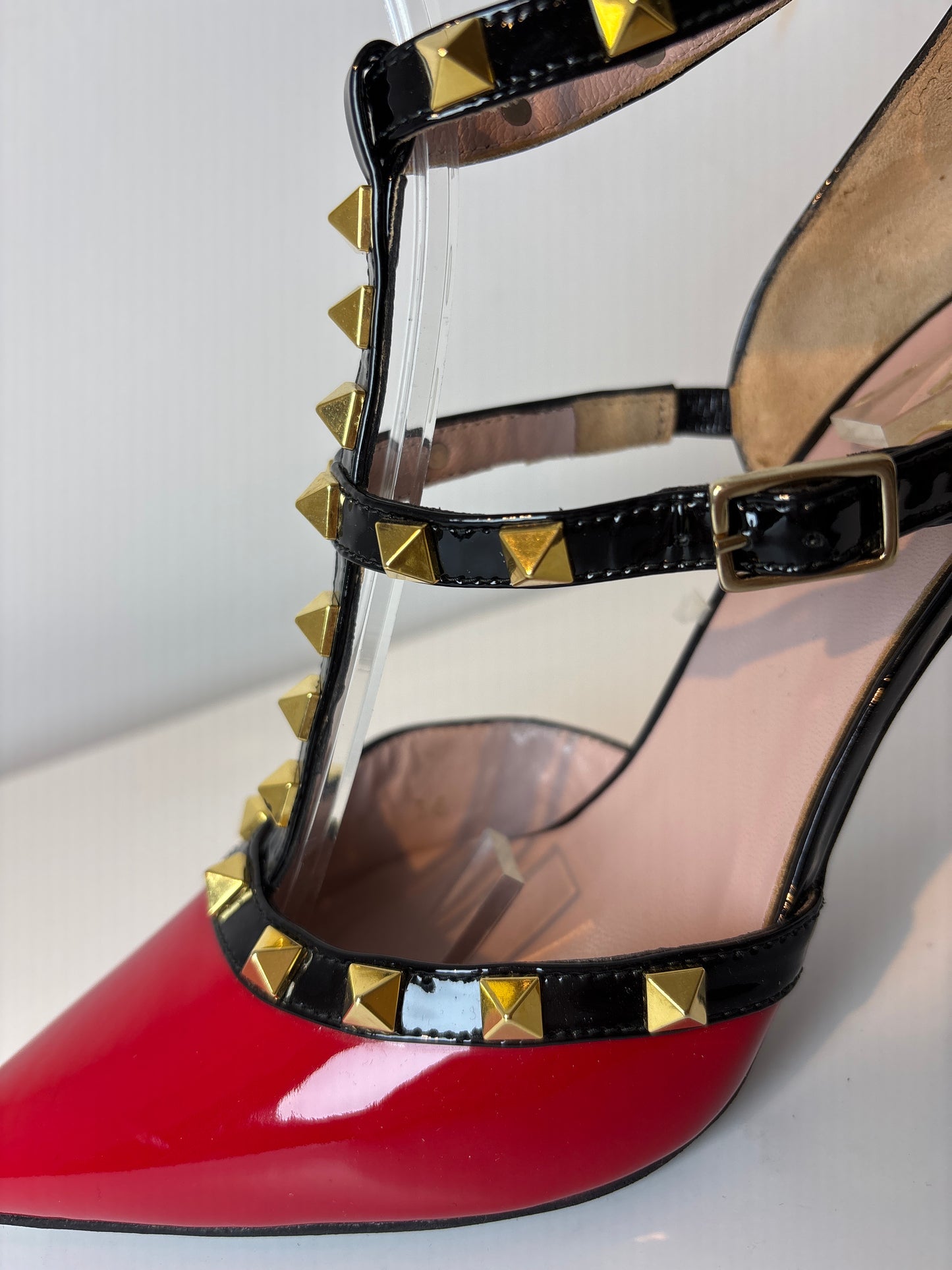 Lodi 'Valentino' Court Shoe