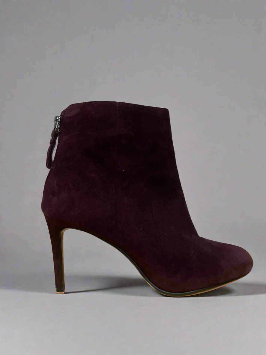 Lola Cruz ‘Chablis’ Ankle Boot