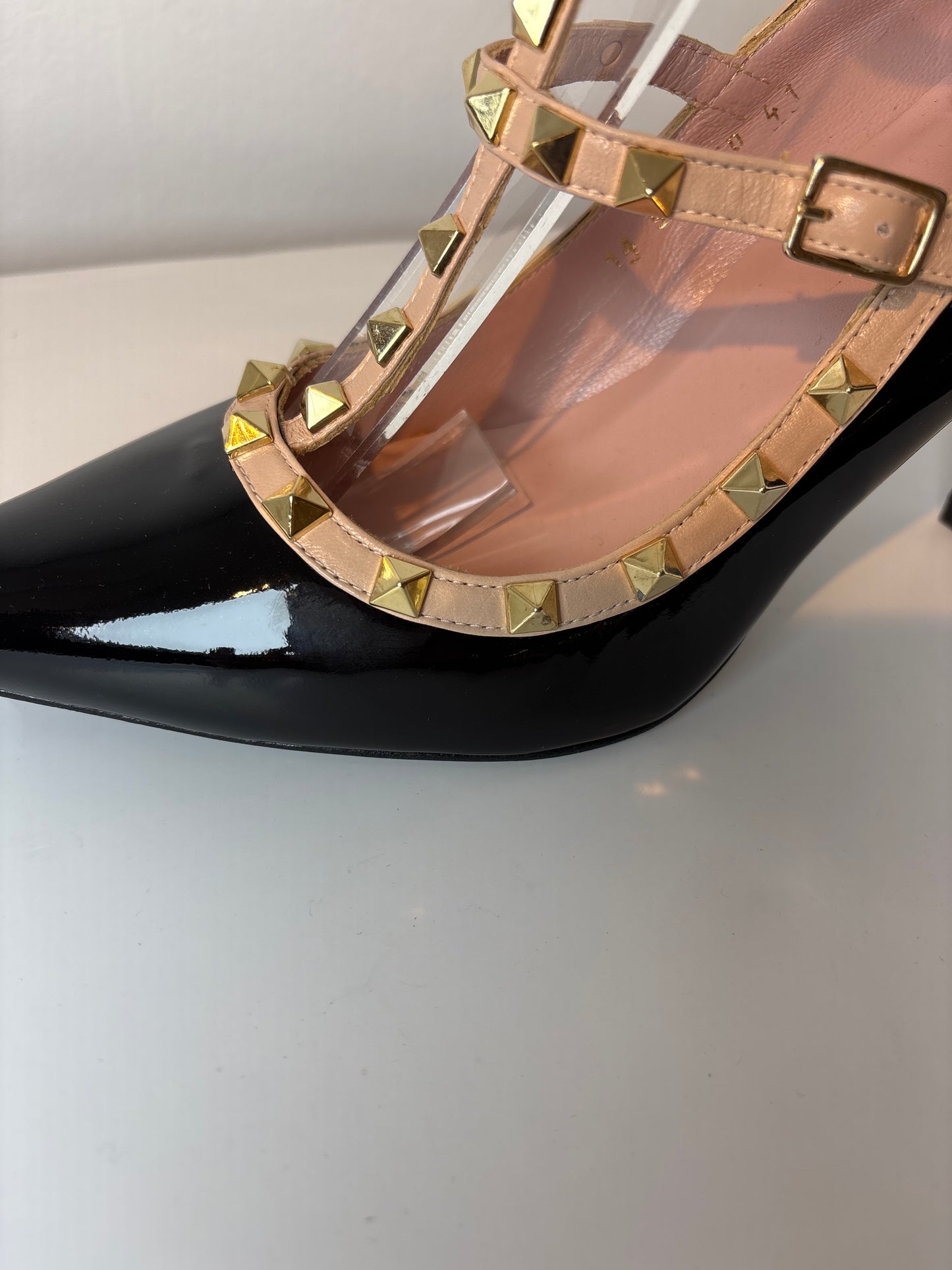 Lodi 'Valentino' Court Shoe