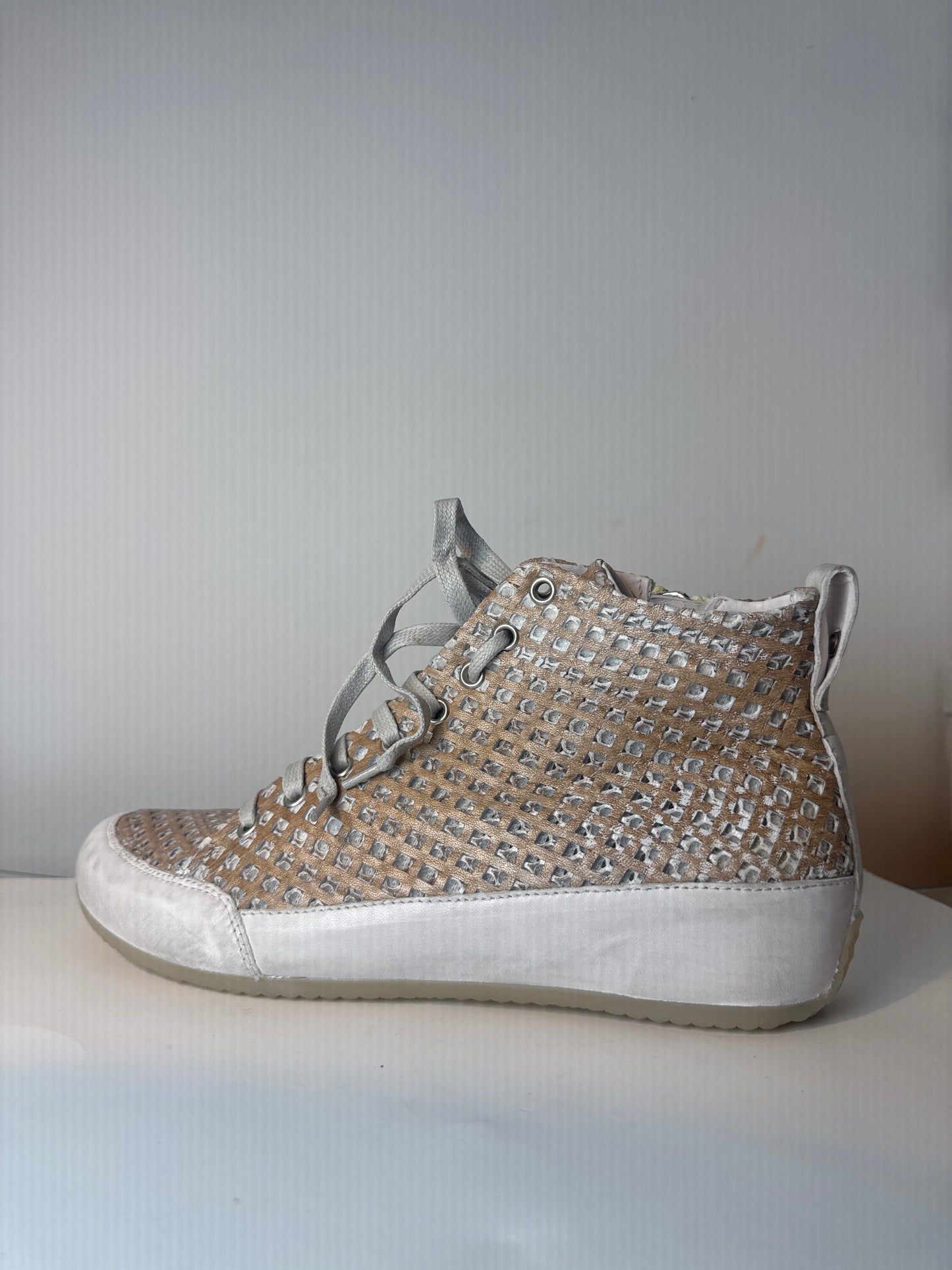 Andia Fora ‘Mesh’ High Top