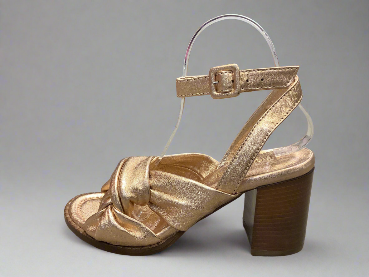Donna Lei Vatican Sandal