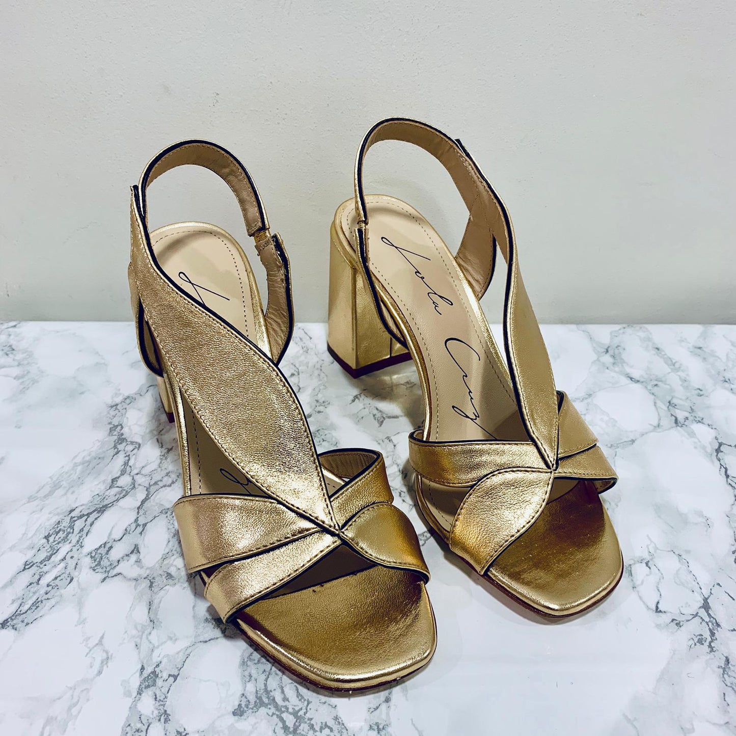 Lola Cruz 'Goddess'