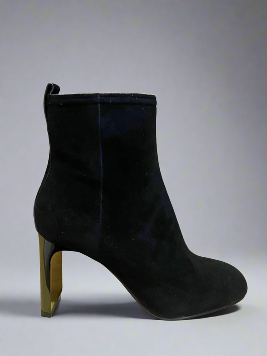 Lola Cruz ‘Willow’ Ankle Boot