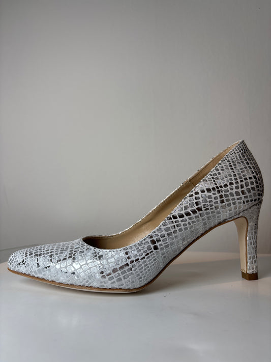 Lisa Kay 'Zee' Court Shoe