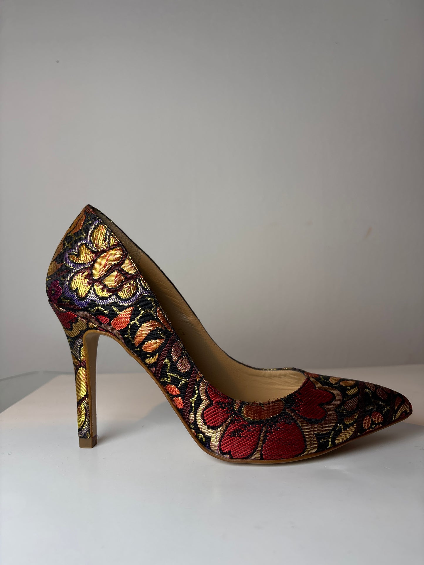 Lisa Kay Floral 'Cat'