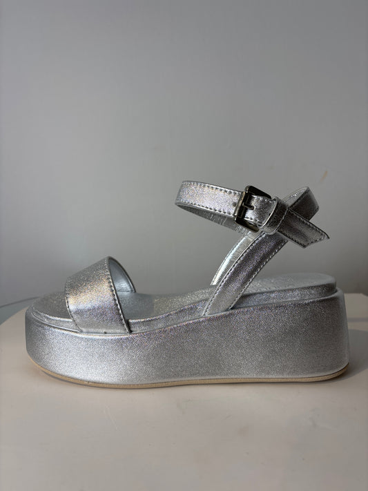 Donna Lei ‘Moonbeam’ Sandal