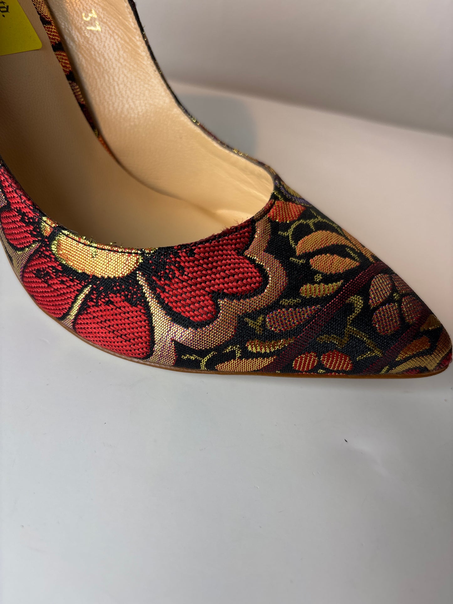 Lisa Kay Floral 'Cat'