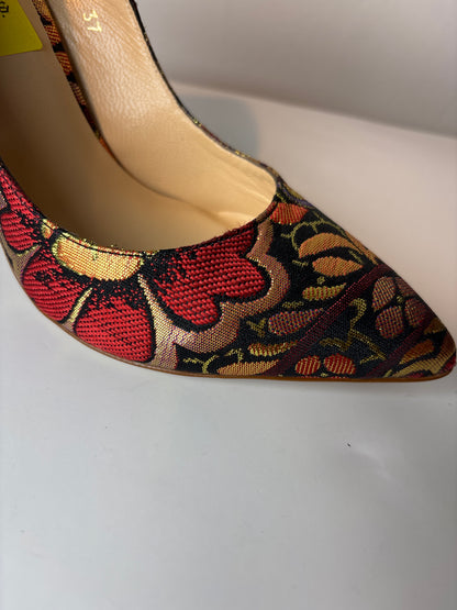 Lisa Kay Floral 'Cat'