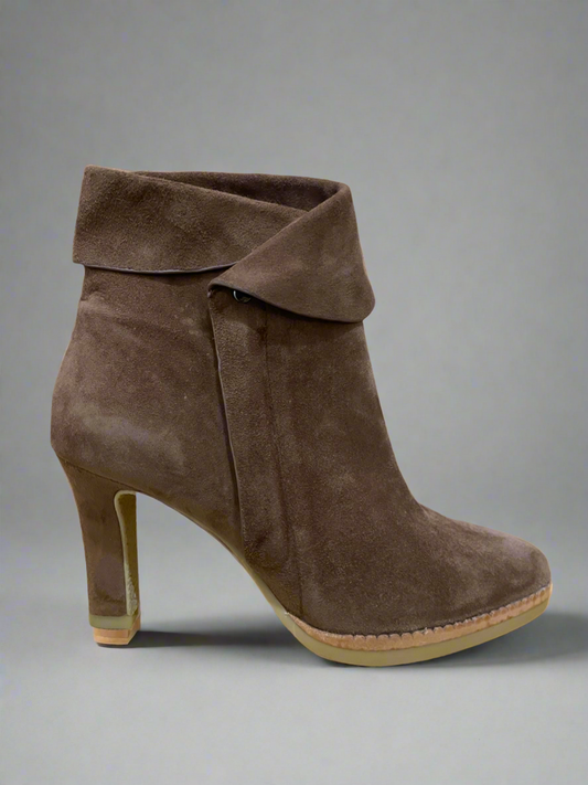 Lola Cruz ‘Oak’ Ankle Boot