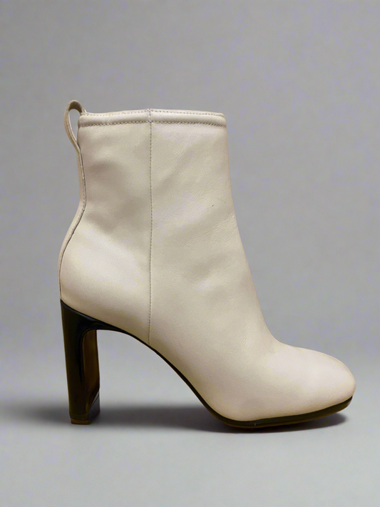 Lola cruz ‘Snowdrop’ Ankle Boot