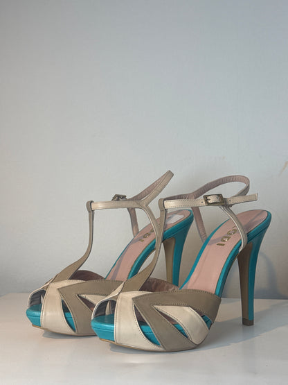 Lodi ‘Abril’ Sandal