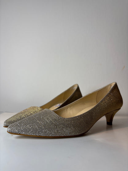 Lisa Kay 'Gracie' Court Shoe